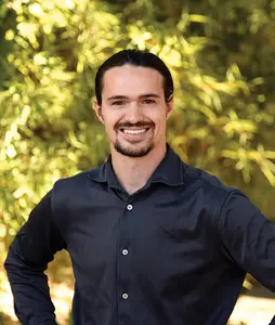 Alex Tuggle headshot